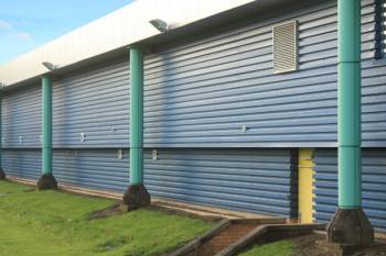 Le bardage, chouchou des constructions industrielles et tertiaires ?