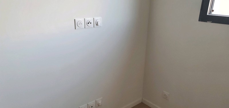 Où trouver une entreprise pour réaliser une installation électrique complète dans une Villa neuve à Montpellier