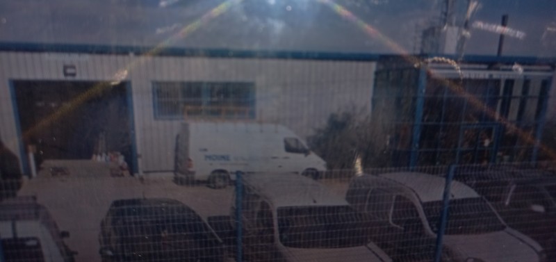 magasin et menuiserie spécialisé dans la pose de fenêtre aluminium sur mesure à Avignon à côté de Carpentras