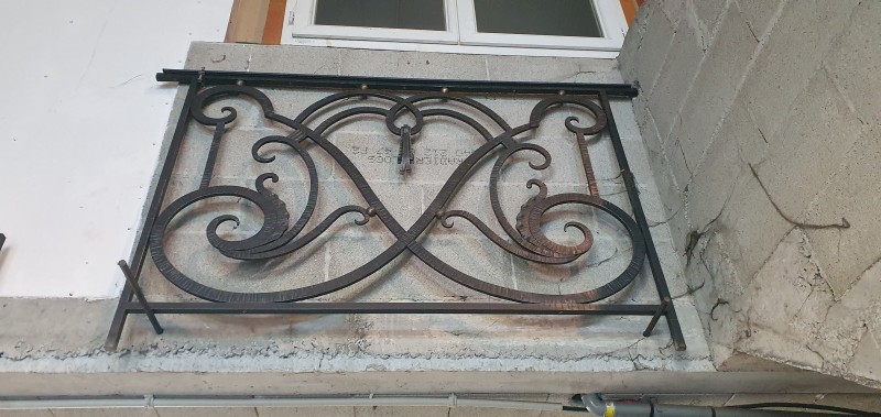 Histoire de Fer Pernes les Fontaines portail en fer forgé