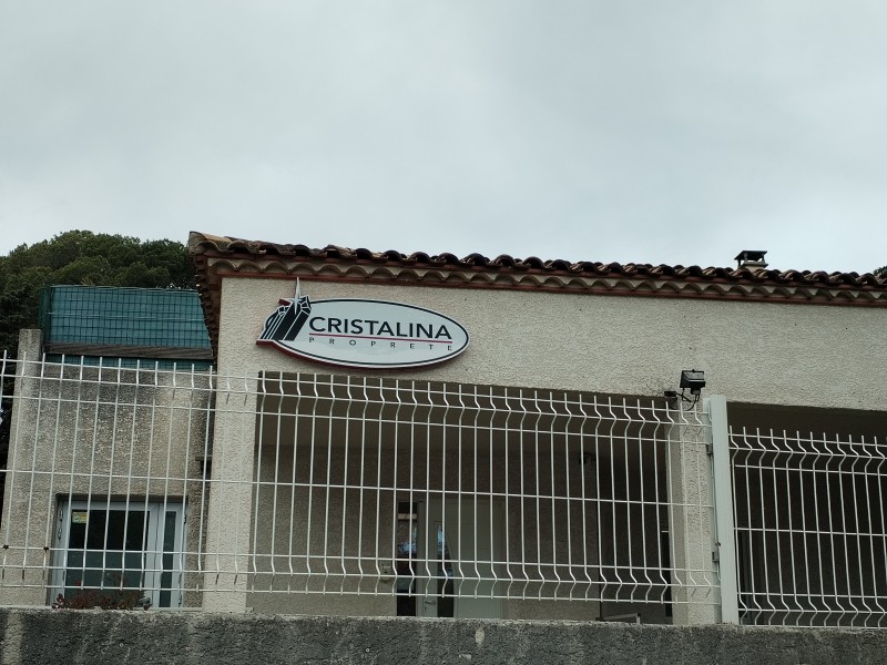 trouver une entreprise de nettoyage de propreté de locaux commerciaux et vitre extérieur à clapiers proche de Montpellier dans l'Hérault