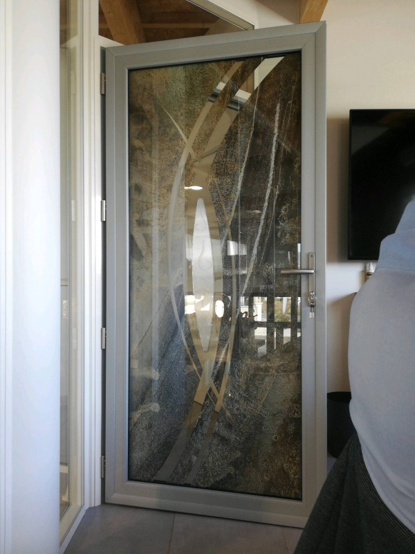 Installation d'une porte de garage sectionnelle motorisée sur Alès à côté d'Anduze