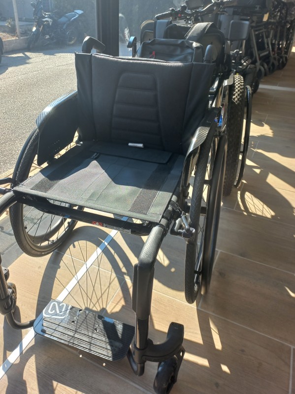 Location d'un fauteuil roulant électrique pour personne handicapée ou à mobilité réduite sur Montpellier à côté de Sète
