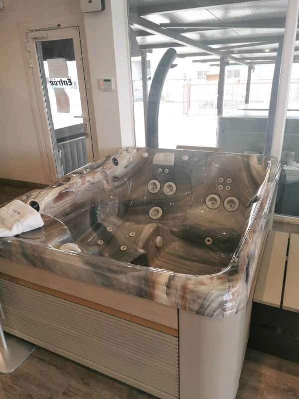 Où trouver un magasin de vente de Spa CALDERA sur Alès proche de Saint Christol les Ales