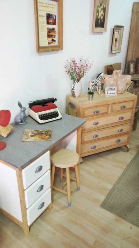 Relooking et réparation de meubles anciens à Châteauneuf-les-Martigues proche de Marignane