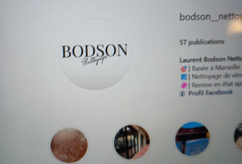 entreprise pour remise en etat de tomettes marseillaise après travaux dans le centre ville de Cassis porche de Ceyrestre 