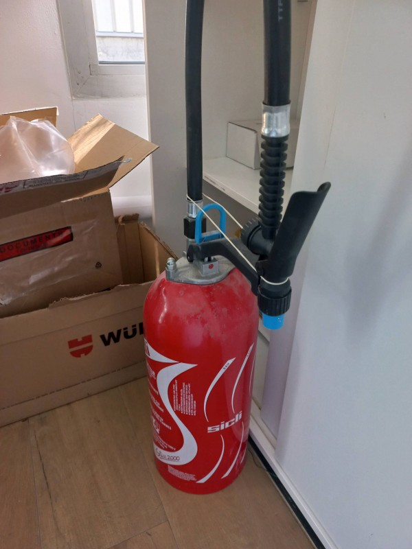 Formation à la manipulation des extincteurs et l'évacuation incendie sur Nîmes à côté de Arles