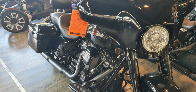 Où acheter une Harley Davidson électrique glide 1800 à Nîmes dans le Gard