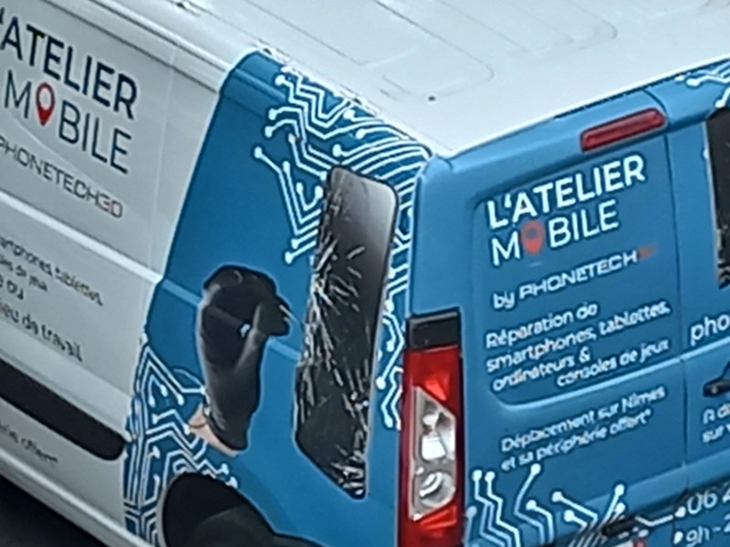 magasin de téléphonie pour réparation de téléphone et de smartphone ordinateur à domicile sur Nîmes à côté d'Arles.