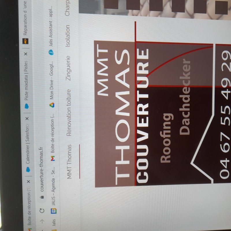 Couverture en zinc pour une toiture de maison à Montpellier