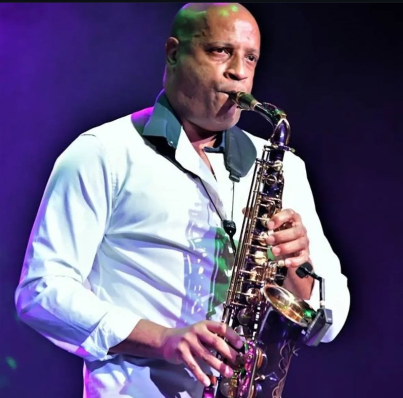 saxophoniste pour jouer dans mariage à Fréjus dans le var