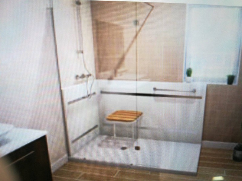 Remplacement de baignoire par douche à l'italienne sur mesure dans appartement à Besançon près de Dijon