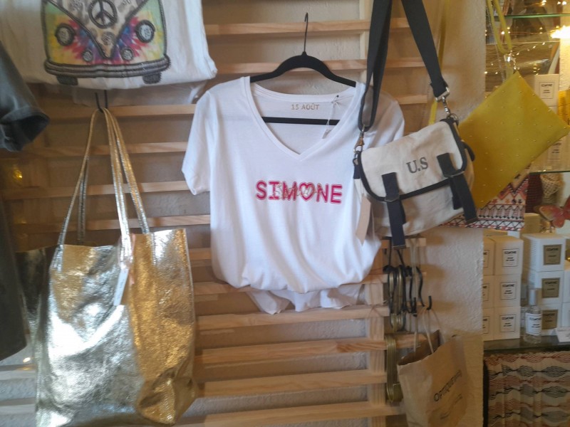 Boutique de prêt-à-porter féminin à Mauguio à côté de Montpellier dans l'Hérault