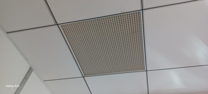 remplacement d'une gouttière en PVC par une gouttière en zinc dans une villa à Alès proche d'Anduze