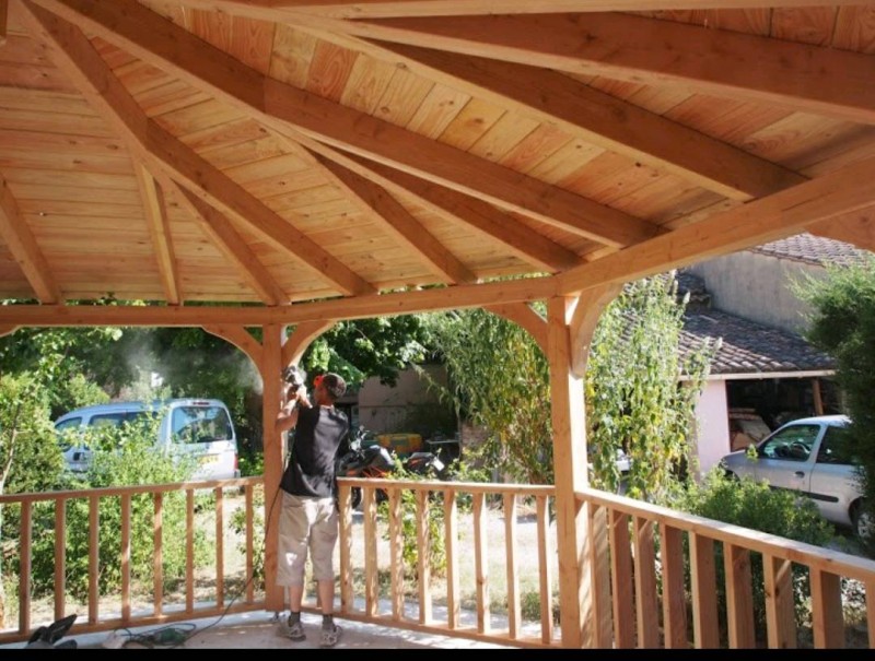 Réalisation d'une charpente octogonale en bois à Saint-Maximin-la-Sainte-Baume dans le Var