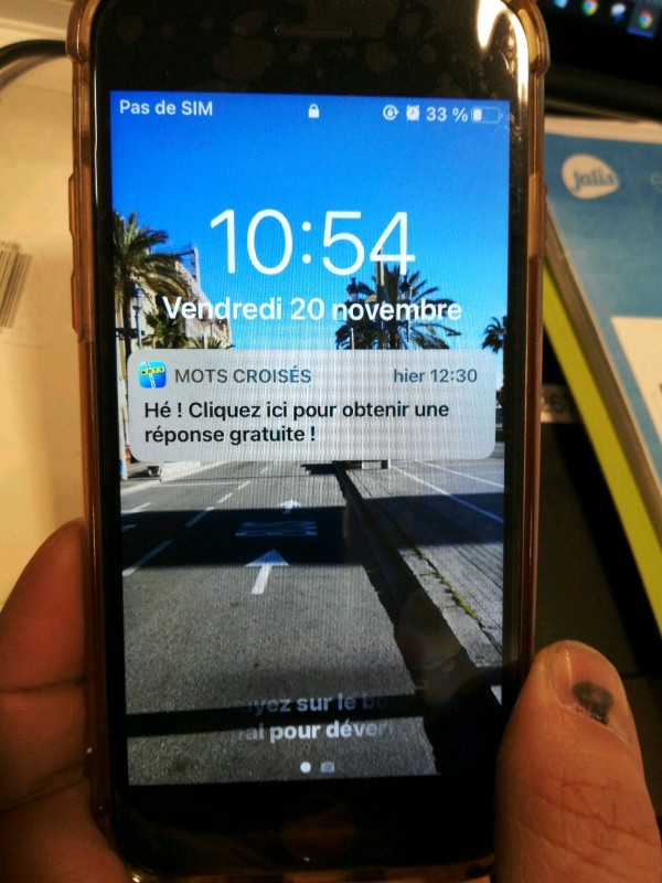 Réparation d'une vitre cassée sur un téléphone portable de type iPhone ou Android sur Lunel à côté de Nîmes