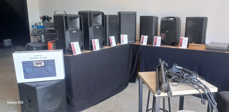 magasin pour location de sonorisation et d'éclairage pour tout type d'évennements sur Arles proche de Nîmes