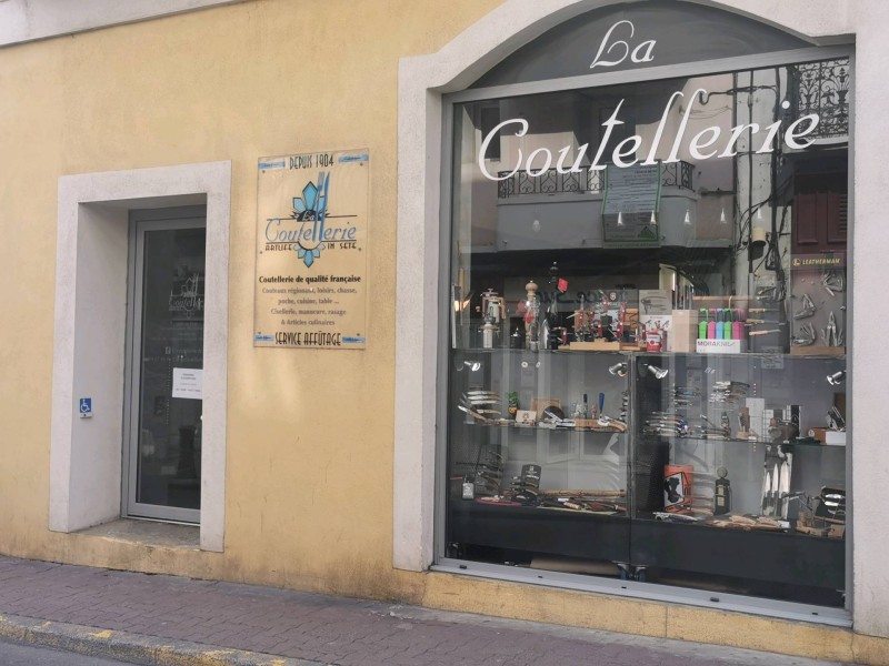 Où trouver un artisan coutelier et un magasin de couteau dans le centre ville de Sète dans l'Hérault