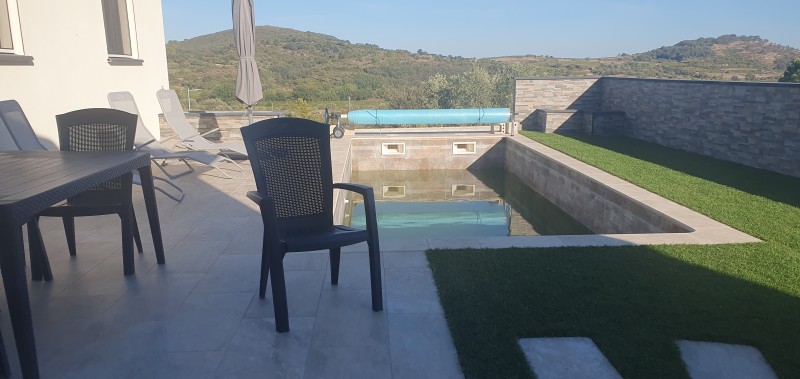 Réalisation d'une piscine construction traditionnelle à roujon dans l'Hérault