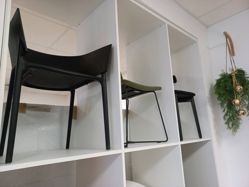 Vente de mobilier de bureau de direction et d'entreprise sur Alès à côté d'Arles