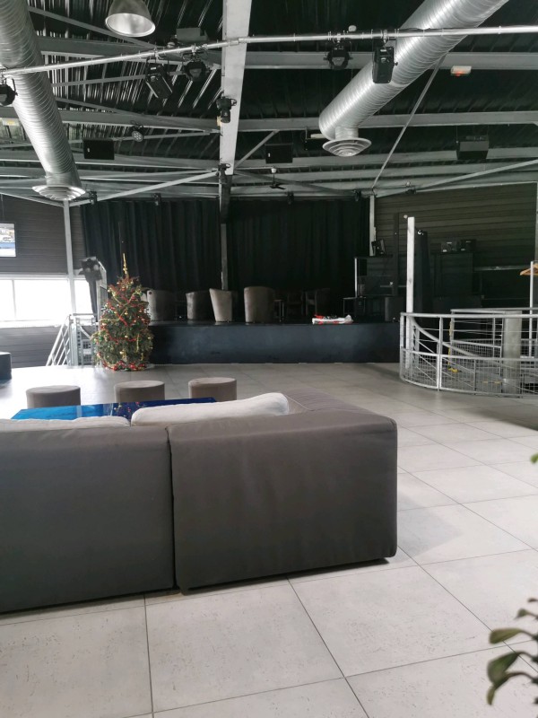 Où trouver soirée salsa dans salle de restaurant à Pierrelatte proche d'Avignon