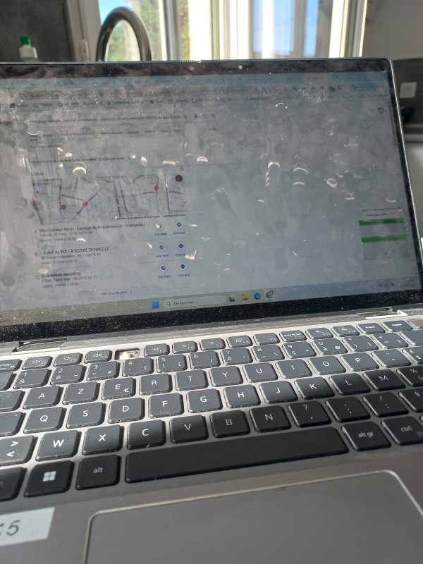 nettoyage complet intérieur extérieur d'une Mercedes CLA 45 AMG à Marseille 13012 secteur bois luzy à domicile