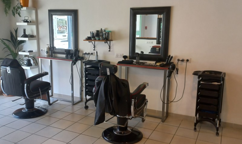 coiffeur Barber pour taille de barbe courte sur Alès
