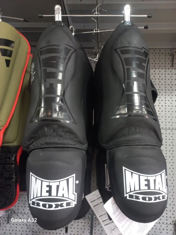 magasin de sport pour protège-tibias et pieds METAL BOXE sur Nice proche de Cannes