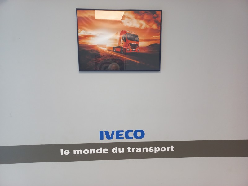 où installer un hayon électrique et pneumatique sur un poids lourd ou sur un utilitaire en Arles dans les Bouches-du-Rhône