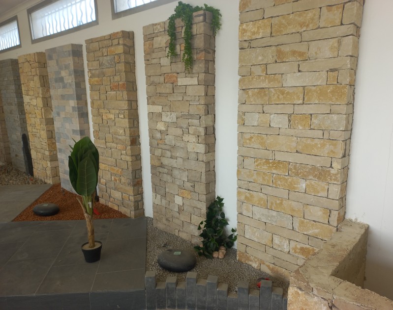 magasin de carrelage pour acheter du parement et travertin sur Nîmes à côté de Lunel.