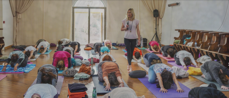 Où trouver une retraite de yoga de bien être en groupe à Marseille