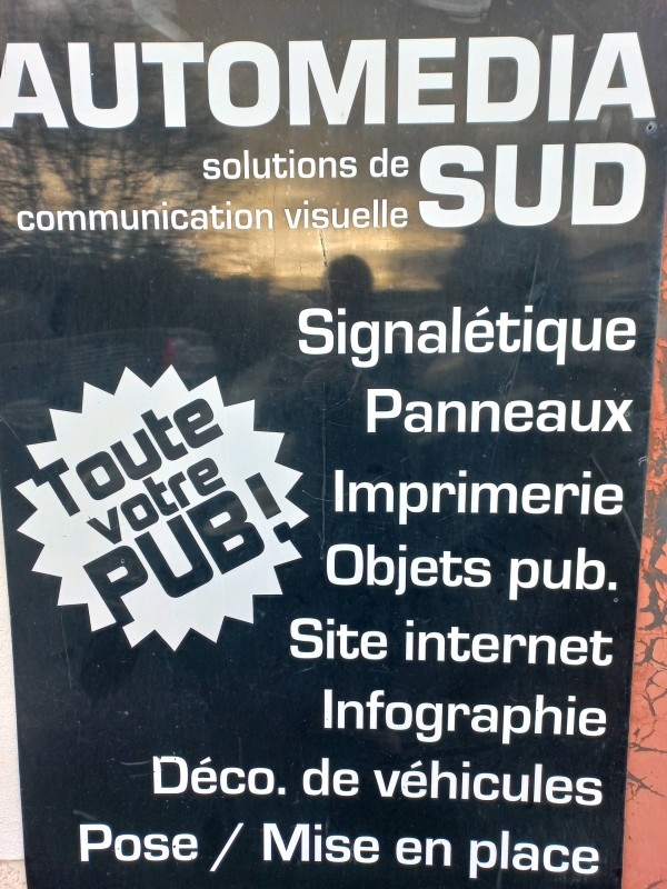 Où trouver un spécialiste pour signalétique panneaux et toute solution de communication visuelle à Pérols proche de Montpellier dans l'Hérault 34
