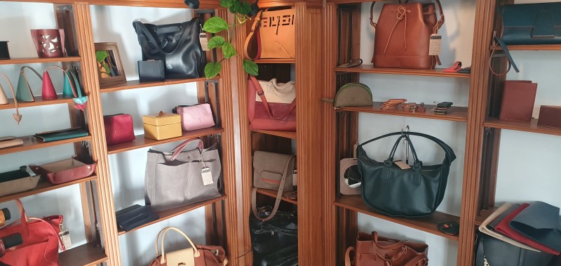 Trouver un créateur de sac artisanal en cuir proche nimes