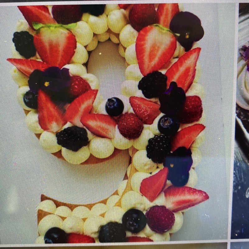  Pâtisserie pour fête d’anniversaire, gâteau personnalisé avec chou et fruits, frais de saison à Castries proche de Montpellier 