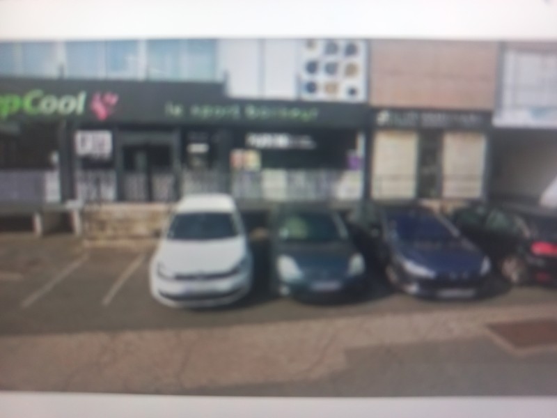 remplacement d'une ancienne bibliothèque par étagère par une bibliothèque sur mesure murale dans un séjour à Orléans à côté de La Ferté-Saint-Aubin