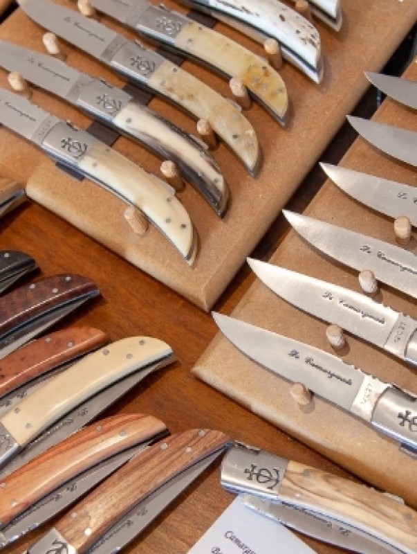 où trouver un fabricant couteau de chasse sur Arles proche Saint Remy de provence 