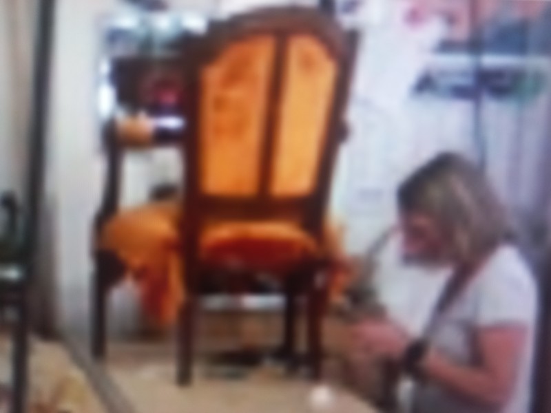 tapissier capitonneur pour retapisser un fauteuil bergère sur Nîmes dans le Gard