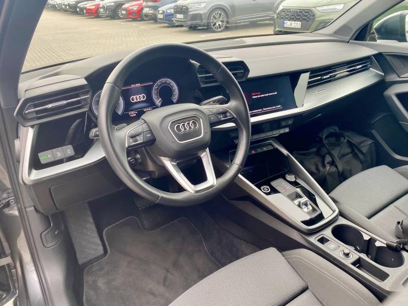 Intérieur de l'AUDI A3 Sportback avec Audi Virtual Cockpit