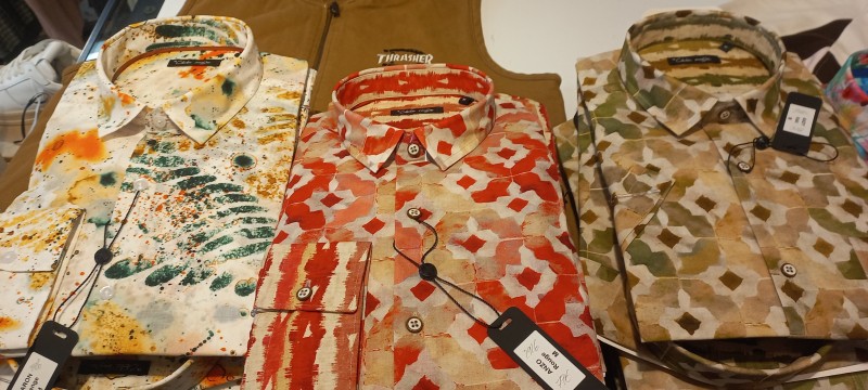 magasin de prêt-à-porter distributeur de la marque des chemises cibles rouges à Nîmes centre-ville