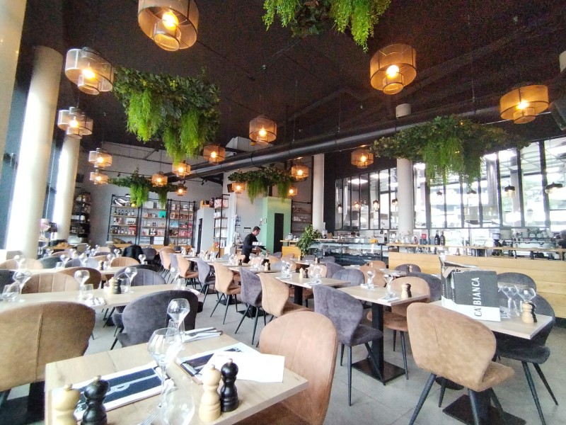 où réserver un restaurant pour un dîner d'entreprise un samedi soir sur le thème de l'Italie au Cap d'Agde proche de Vias