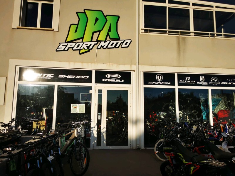 Où trouver un professionnel de la vente à la réparation entretien moto scooter sur Mèze on Balaruc proche Montpellier dans l'Hérault