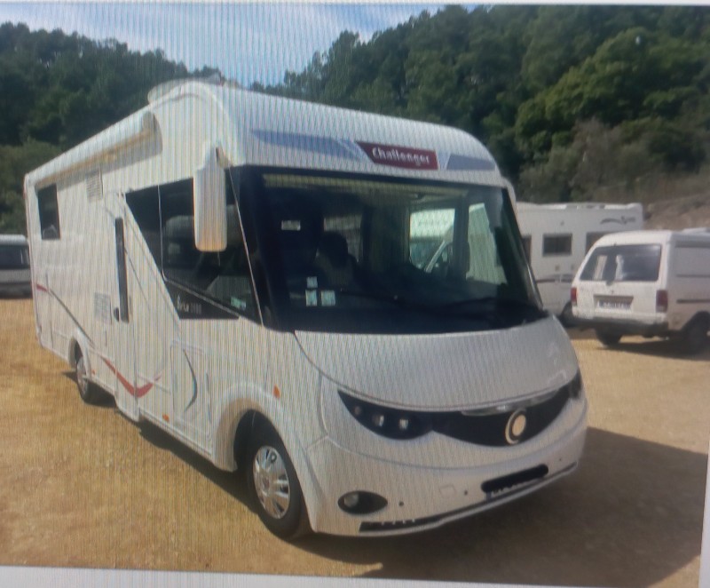 vente de camping-car et de Vannes d'occasion modèle intégral challenger Sirius 3088 sur Montpellier proche d'Alès