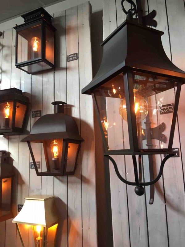 Acheter une lanterne ancienne en fer forgé à Aix en Provence 13100