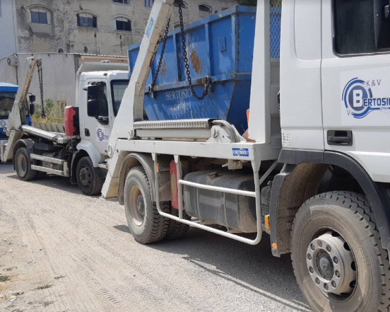 location de benne à gravats 7m3 pour travaux dans une villa à Gémenos, La Bouilladisse proche de Peypin dans le 13