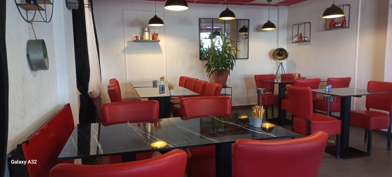 hôtel restaurant 2 étoiles acceptant les chèques restaurant sur le Grau-du-Roi en bord de mer