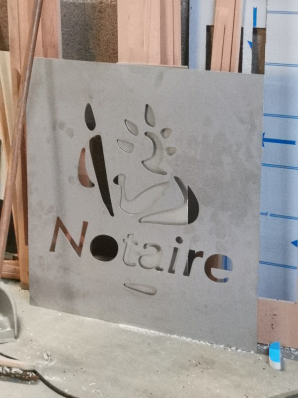 trouver une entreprise enseigne pour signalétique office notarial à Sète