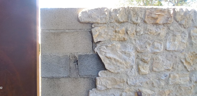 Grossiste en pierre de parement pour pose de pierre de parement extérieur à Aix-en-Provence proche de Marseille