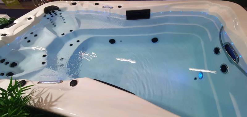 Spa nage à contre courant Giovanni Riboli