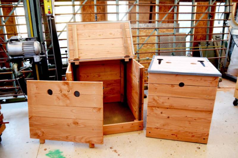 Image d'un composteur pour collectivités à Montpellier en action