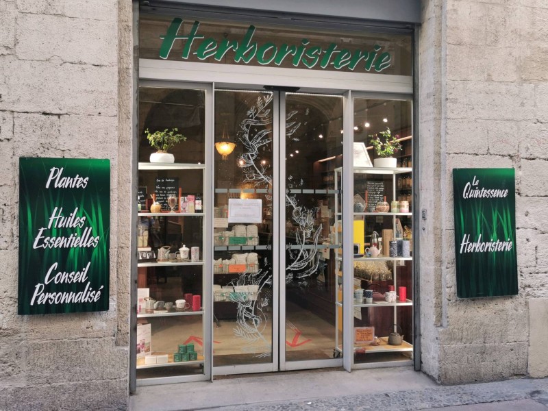 Où trouver un magasin herboristerie une officine pour les plantes médicinales huiles essentielles dans le centre ville de Montpellier